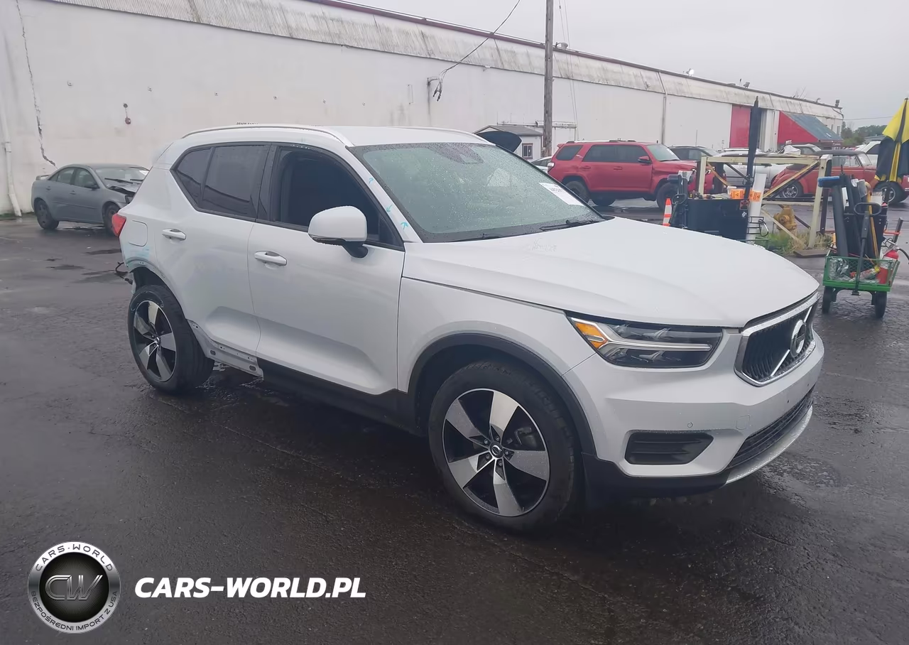 2020 Volvo Xc40 T5 Momentum