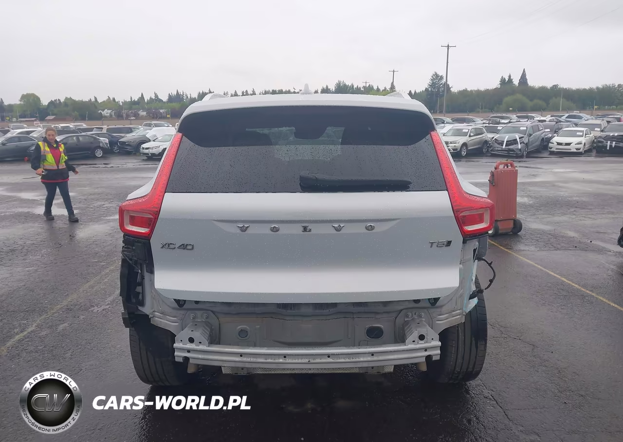 2020 Volvo Xc40 T5 Momentum VIN:YV4162UK4L2313696 - 16