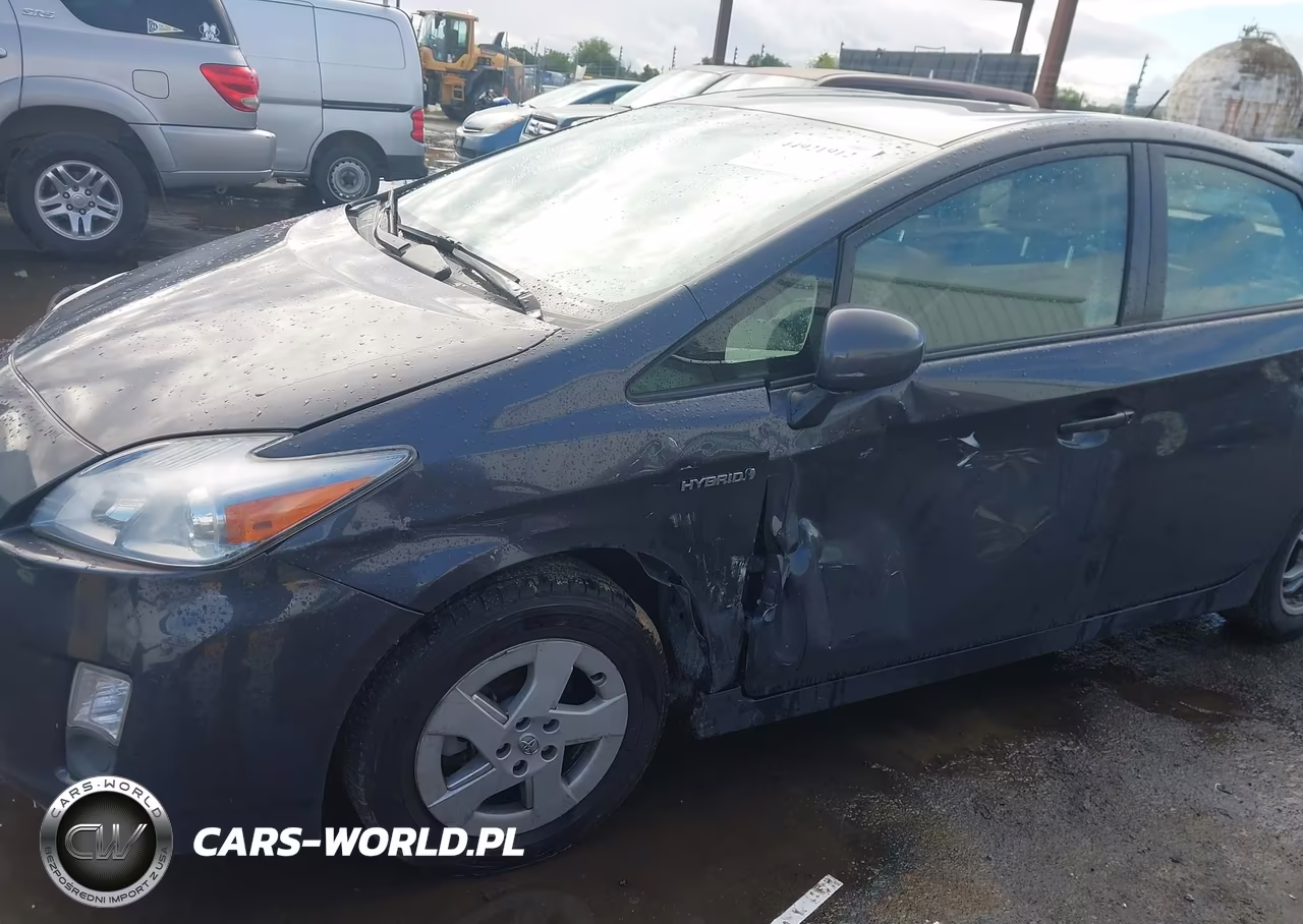 2011 Toyota Prius Three VIN:JTDKN3DU4B5310344 - 6