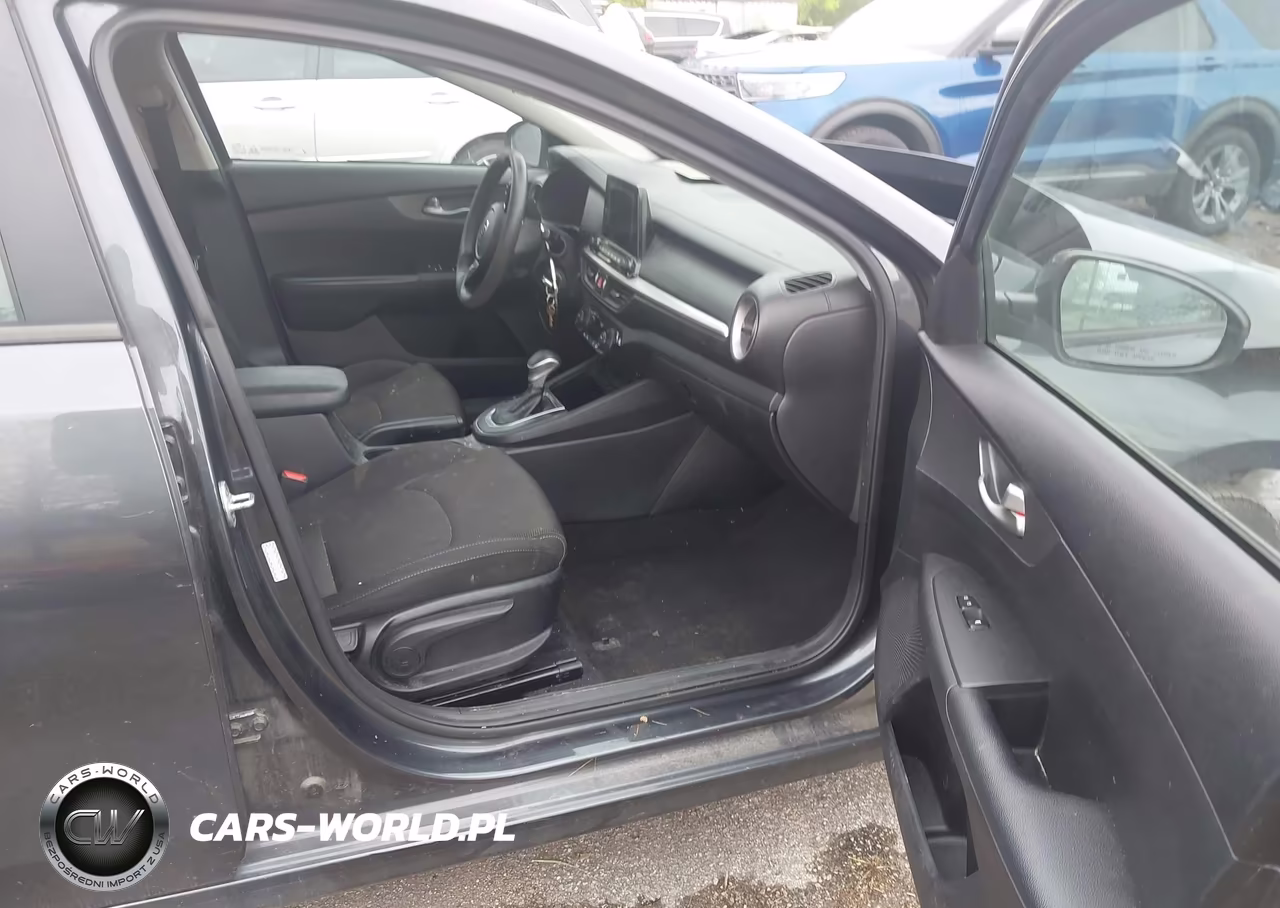 2019 Kia Forte Lxs VIN:3KPF24AD6KE112339 - 5