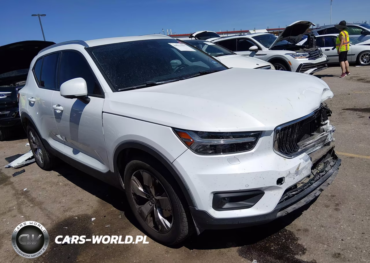 2021 Volvo Xc40 T5 Momentum