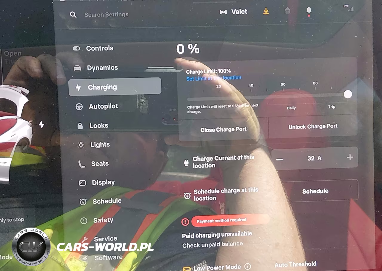 2018 Tesla Model 3 Long Range-Mid Range VIN:5YJ3E1EA3JF165825 - 16