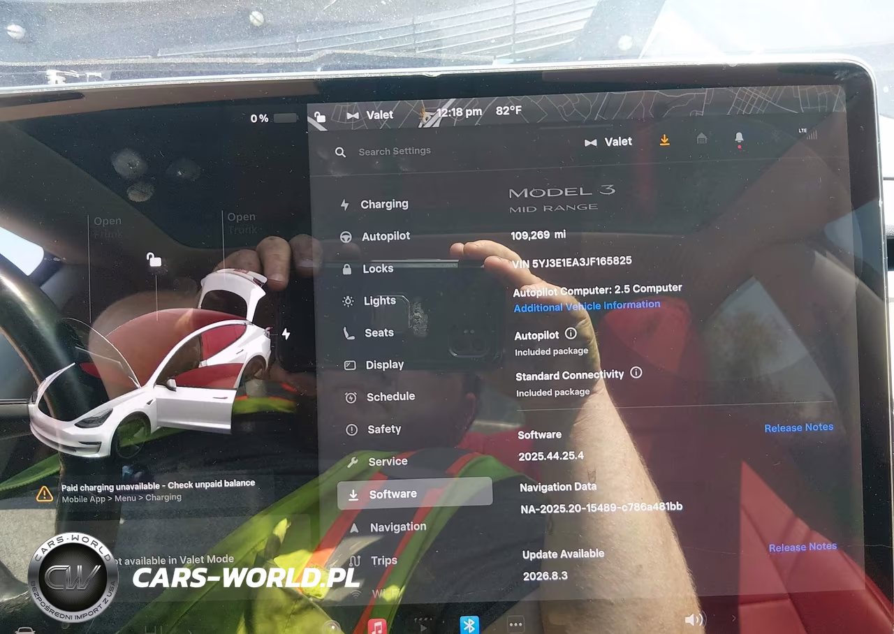 2018 Tesla Model 3 Long Range-Mid Range VIN:5YJ3E1EA3JF165825 - 17