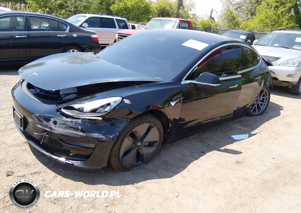 2018 Tesla Model 3 Long Range-Mid Range VIN:5YJ3E1EA3JF165825 - 2