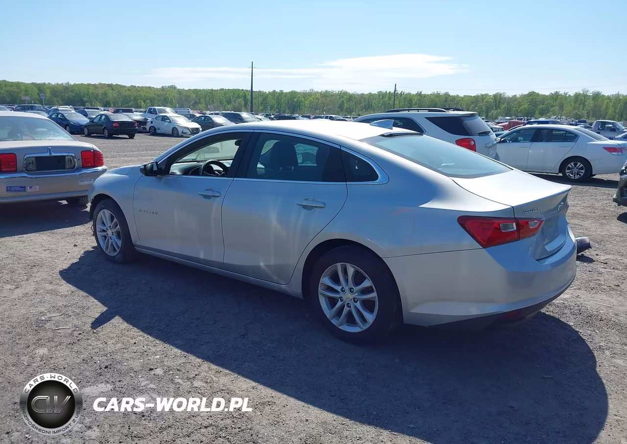 2018 Chevrolet Malibu Lt VIN:1G1ZD5ST7JF196042 - 3
