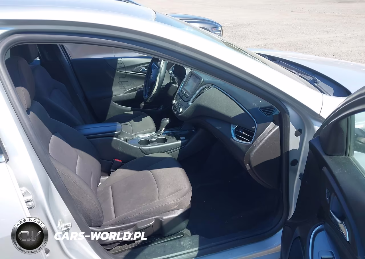2018 Chevrolet Malibu Lt VIN:1G1ZD5ST7JF196042 - 5