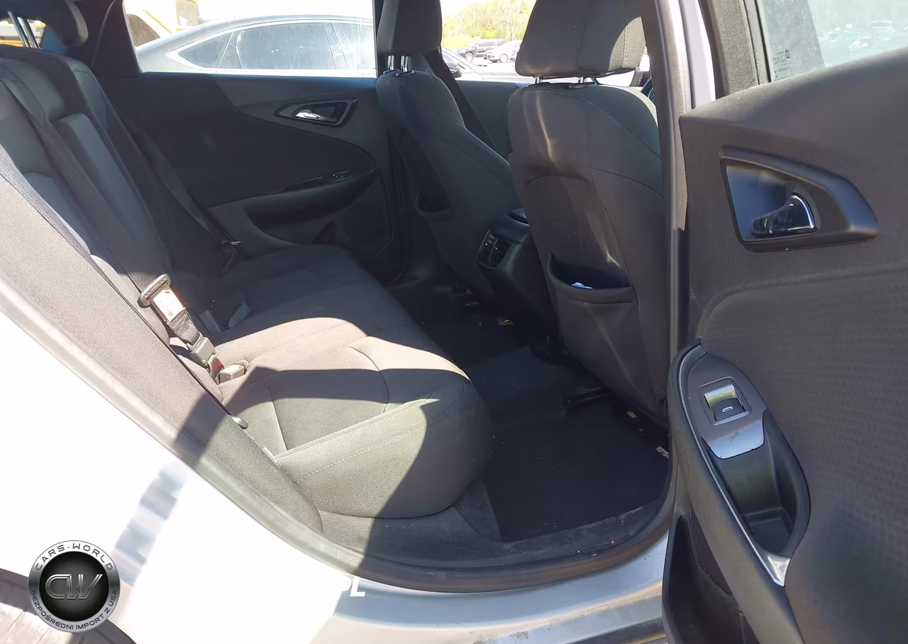 2018 Chevrolet Malibu Lt VIN:1G1ZD5ST7JF196042 - 8