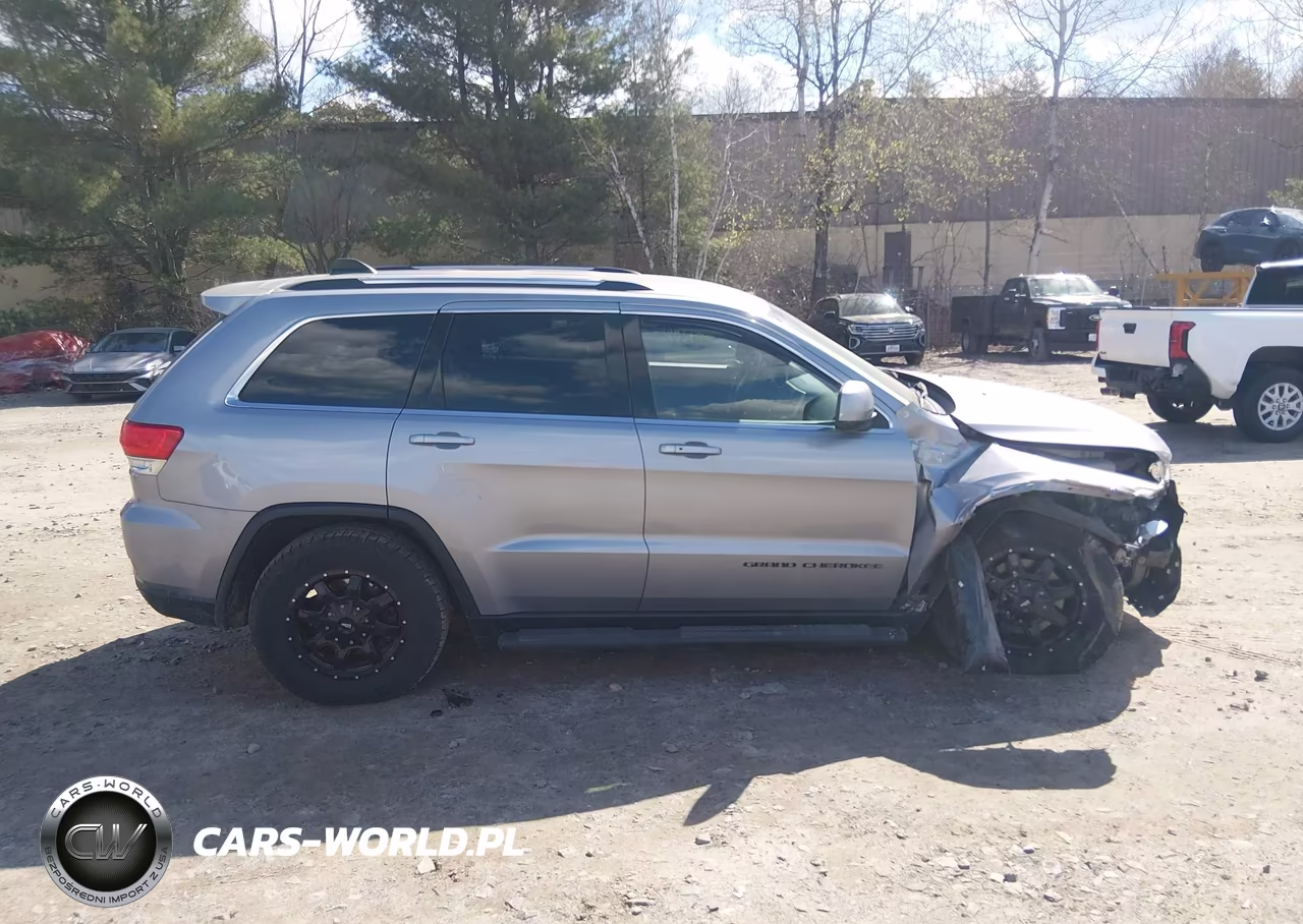 2017 Jeep Grand Cherokee Laredo 4X4 VIN:1C4RJFAG8HC803586 - 14