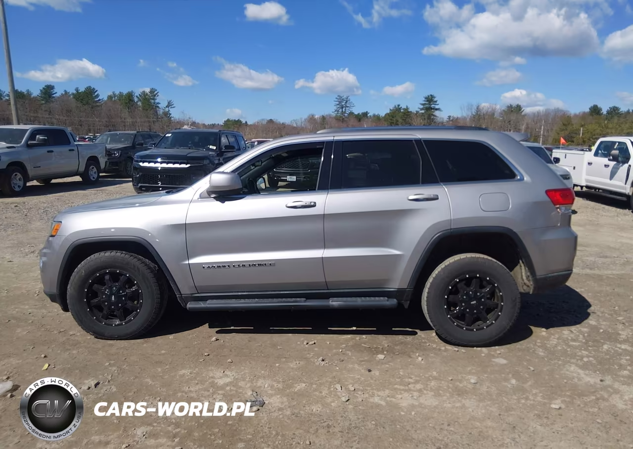 2017 Jeep Grand Cherokee Laredo 4X4 VIN:1C4RJFAG8HC803586 - 15