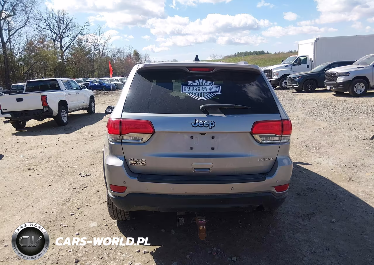2017 Jeep Grand Cherokee Laredo 4X4 VIN:1C4RJFAG8HC803586 - 17