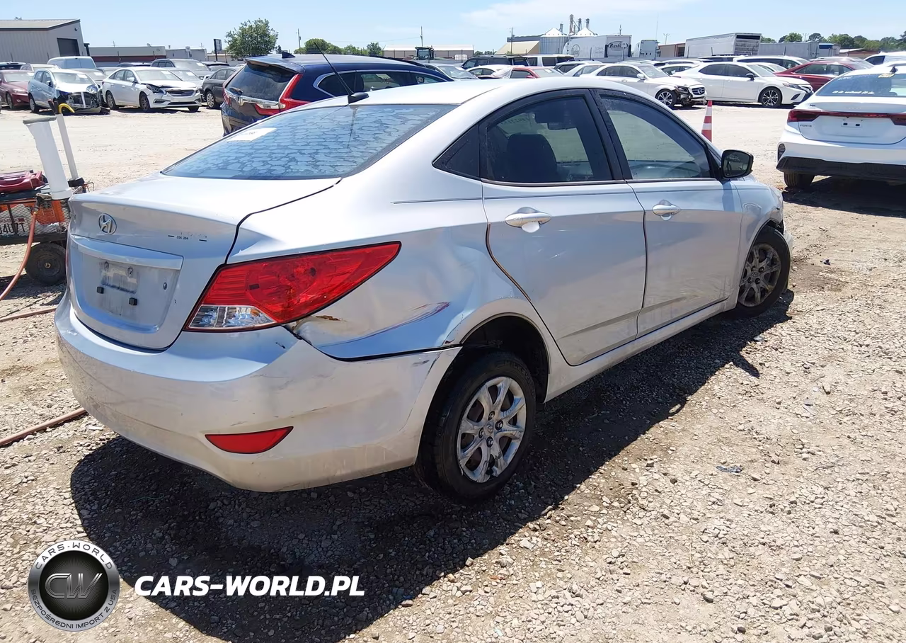 2014 Hyundai Accent Gls VIN:KMHCT4AE8EU738792 - 4