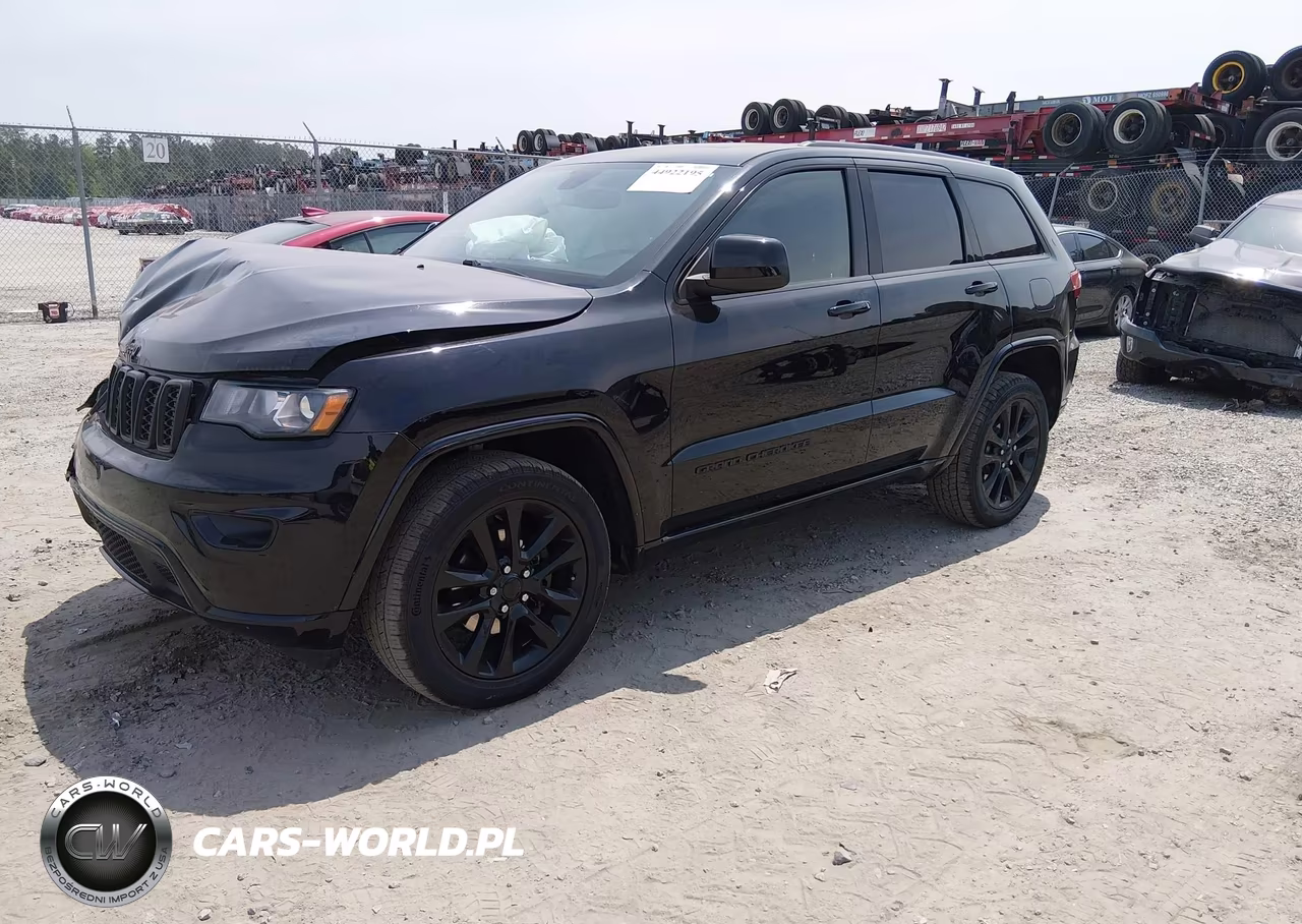 2018 Jeep Grand Cherokee Altitude 4X4 VIN:1C4RJFAGXJC267651 - 2