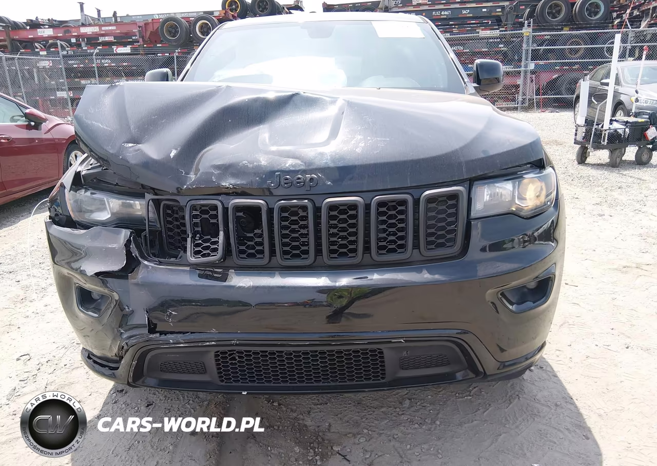 2018 Jeep Grand Cherokee Altitude 4X4 VIN:1C4RJFAGXJC267651 - 6