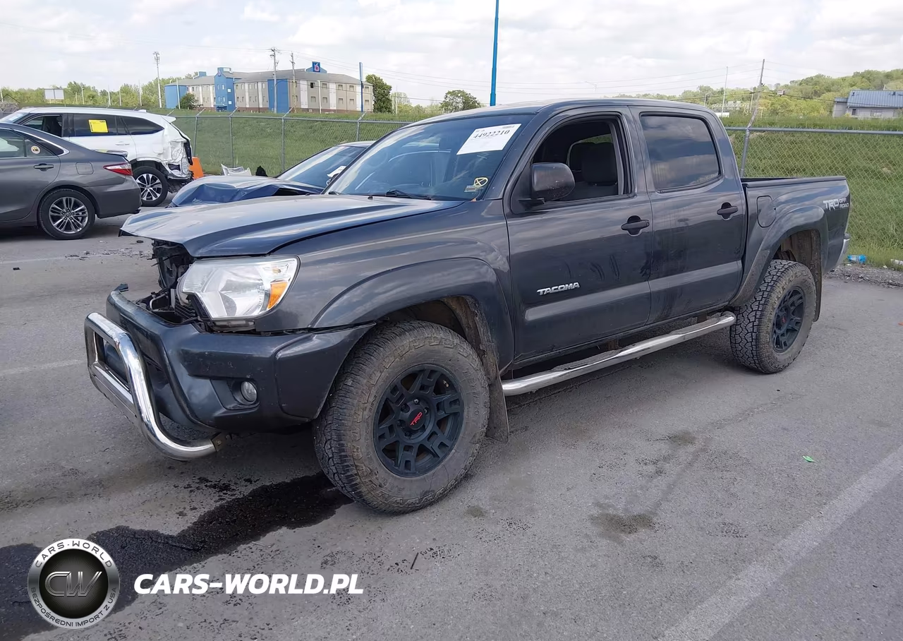 2015 Toyota Tacoma Base V6 VIN:3TMLU4ENXFM175682 - 2