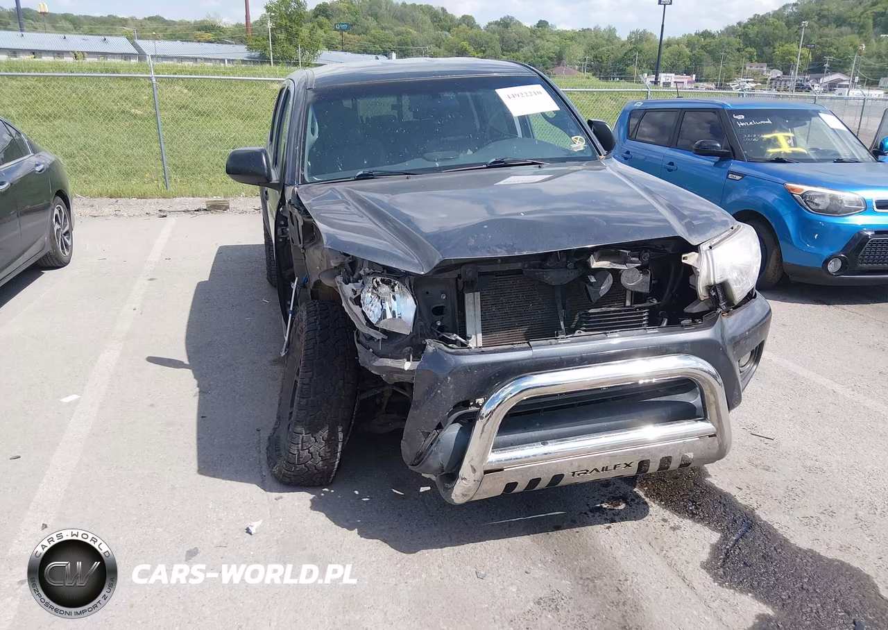 2015 Toyota Tacoma Base V6 VIN:3TMLU4ENXFM175682 - 6