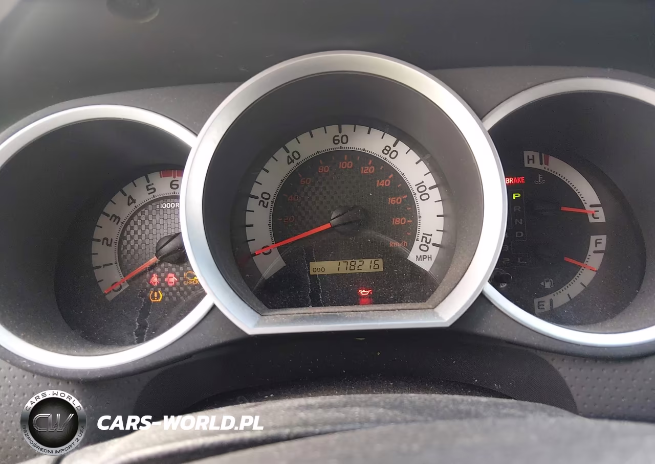 2015 Toyota Tacoma Base V6 VIN:3TMLU4ENXFM175682 - 7