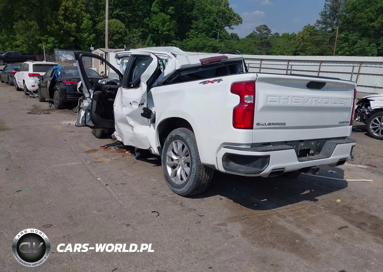 2020 Chevrolet Silverado 1500 4Wd Short Bed Custom VIN:3GCUYBEF1LG381506 - 3