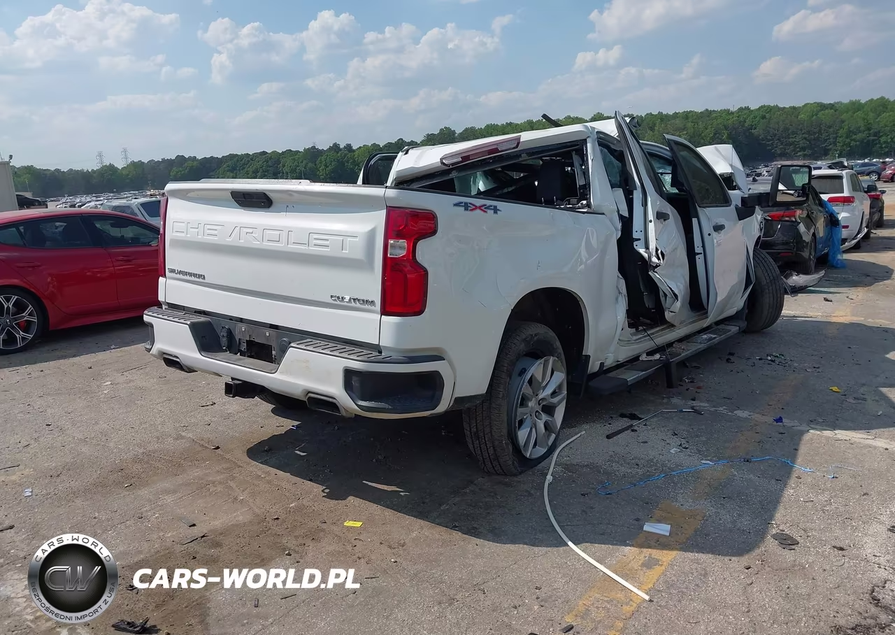 2020 Chevrolet Silverado 1500 4Wd Short Bed Custom VIN:3GCUYBEF1LG381506 - 4
