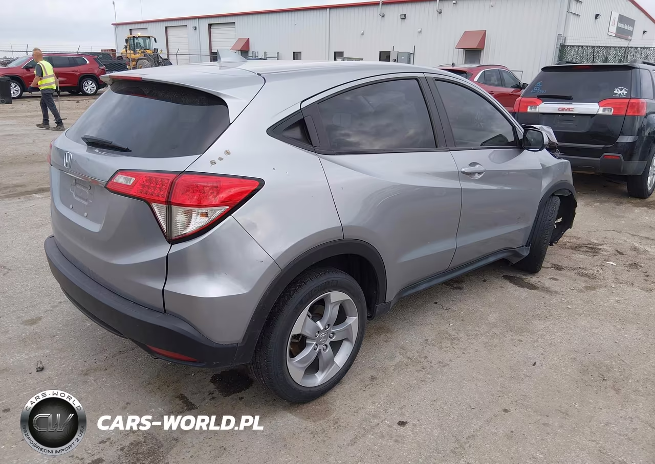 2018 Honda Hr-V Lx VIN:3CZRU5H30JM715036 - 4