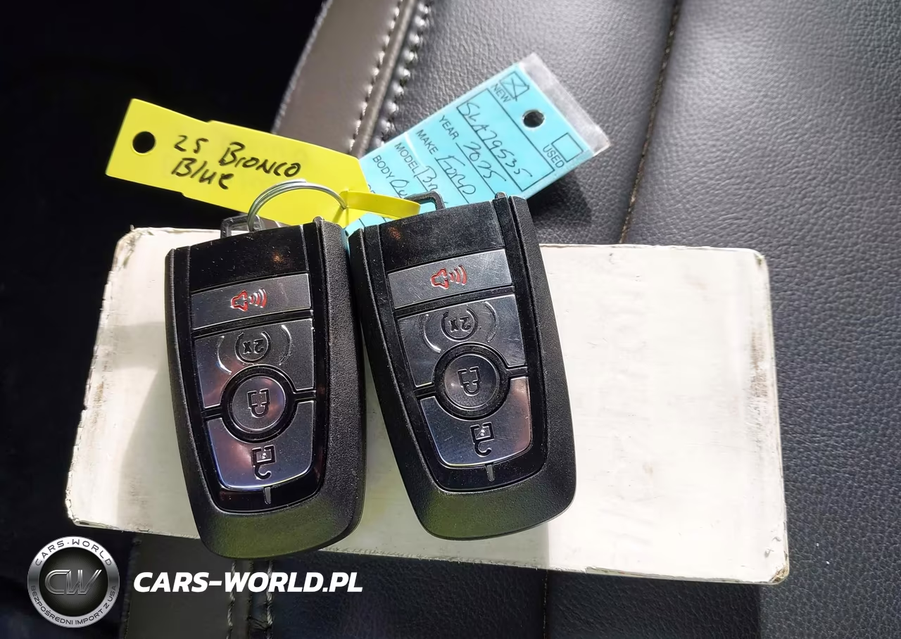 2025 Ford Bronco Outer Banks VIN:1FMEE8BP7SLA79535 - 11