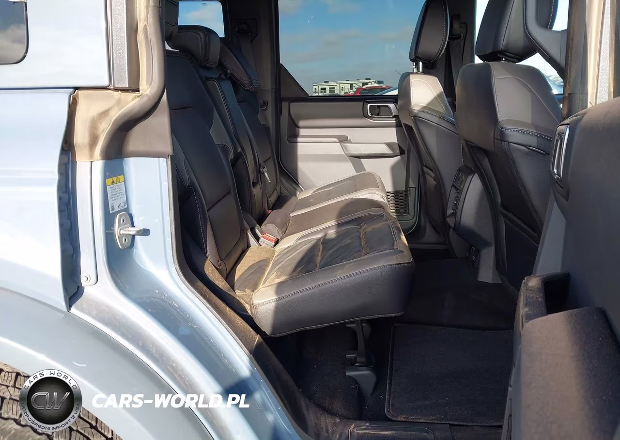 2025 Ford Bronco Outer Banks VIN:1FMEE8BP7SLA79535 - 8