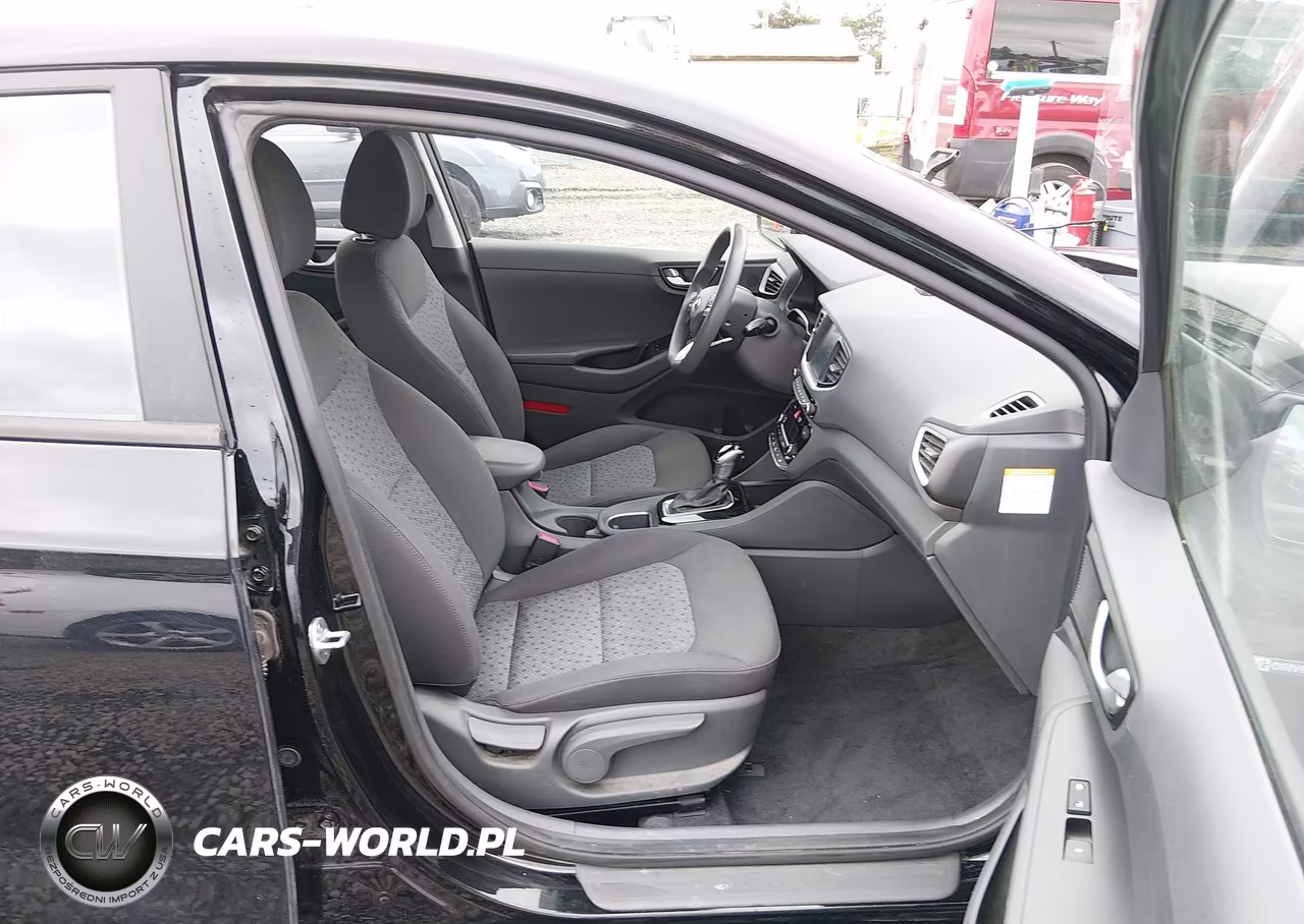 2019 Hyundai Ioniq Hybrid Blue VIN:KMHC65LC3KU167457 - 5