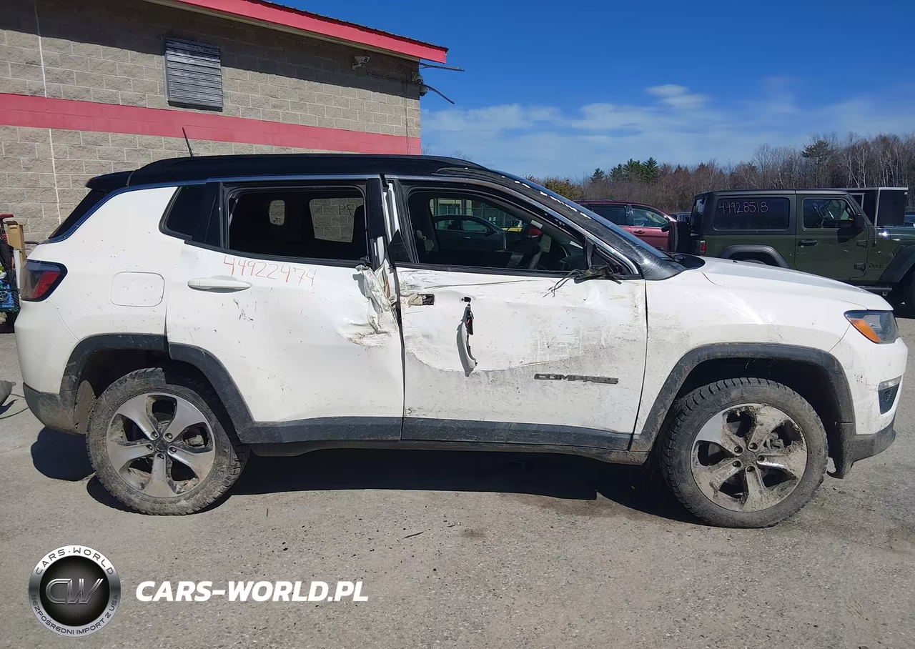 2018 Jeep Compass Latitude 4X4 VIN:3C4NJDBB5JT281189 - 14