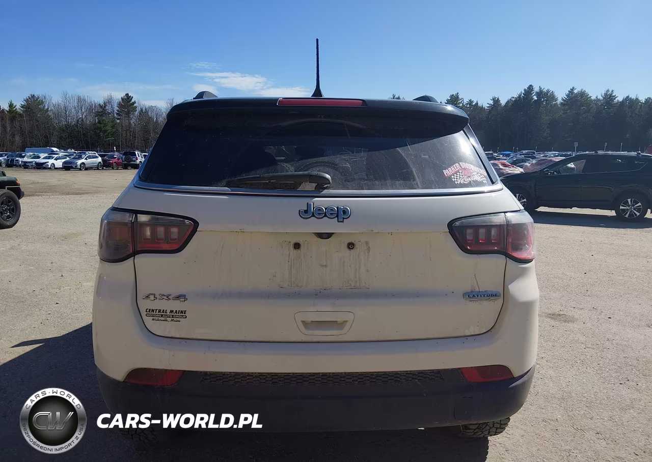 2018 Jeep Compass Latitude 4X4 VIN:3C4NJDBB5JT281189 - 17