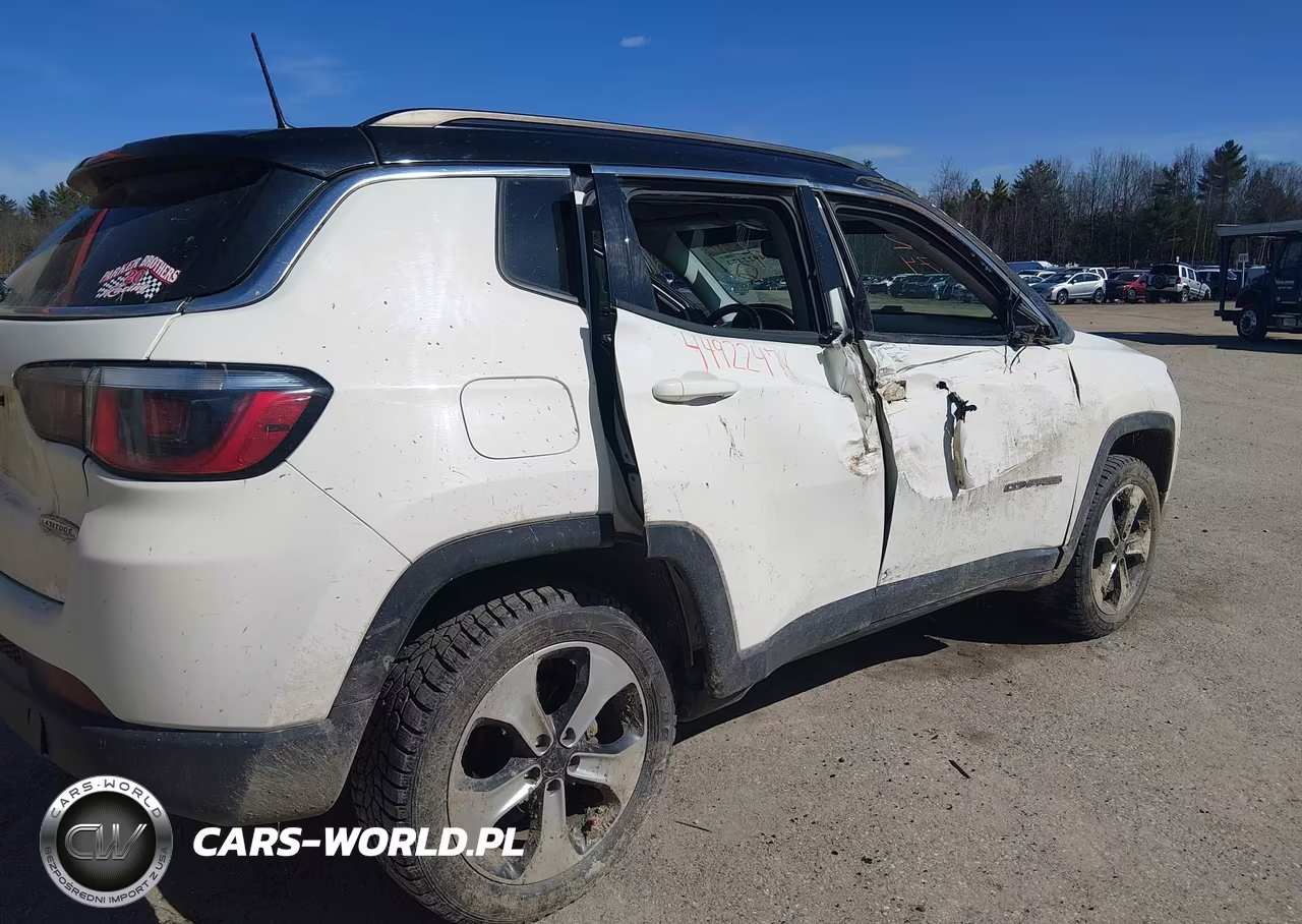 2018 Jeep Compass Latitude 4X4 VIN:3C4NJDBB5JT281189 - 6