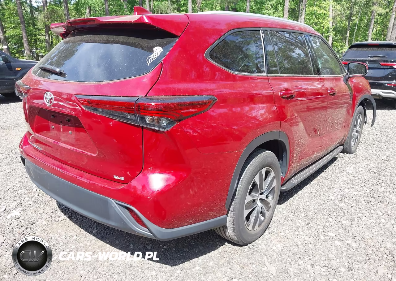 2022 Toyota Highlander Xle VIN:5TDGZRAH8NS135499 - 4
