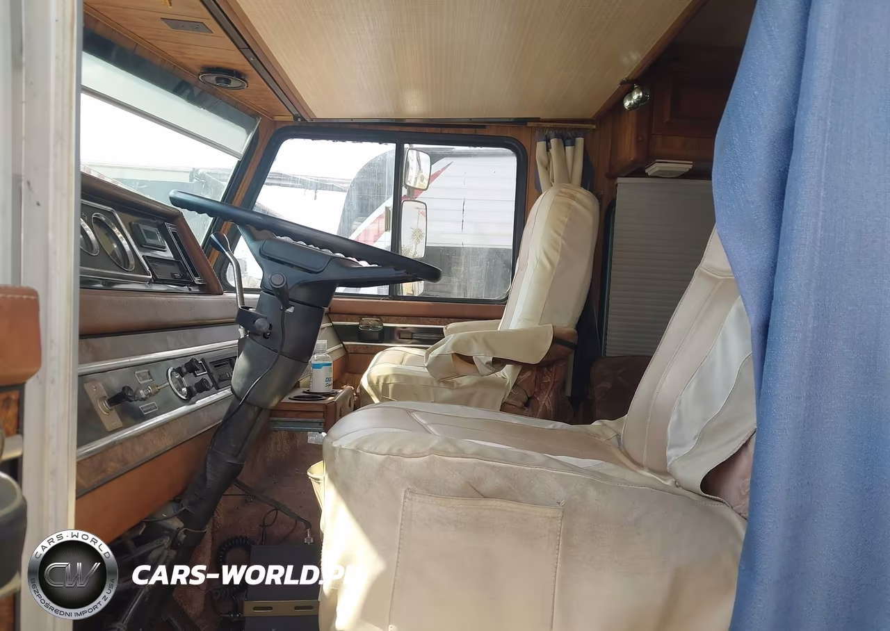 1987 Chevrolet P30 VIN:1GBJP37W6H3311040 - 8