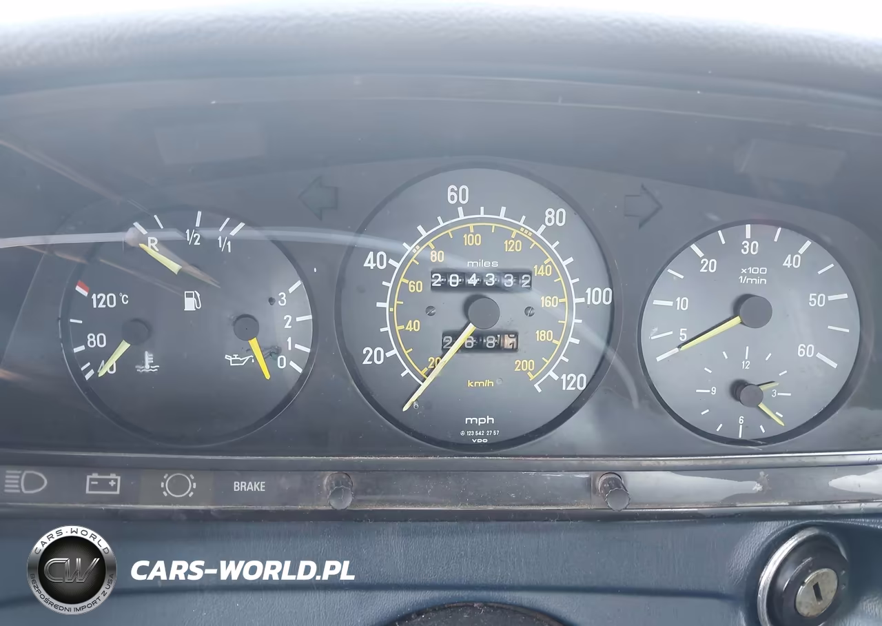 1984 Mercedes-Benz 300 Dt VIN:WDBAB33AXEA092867 - 7
