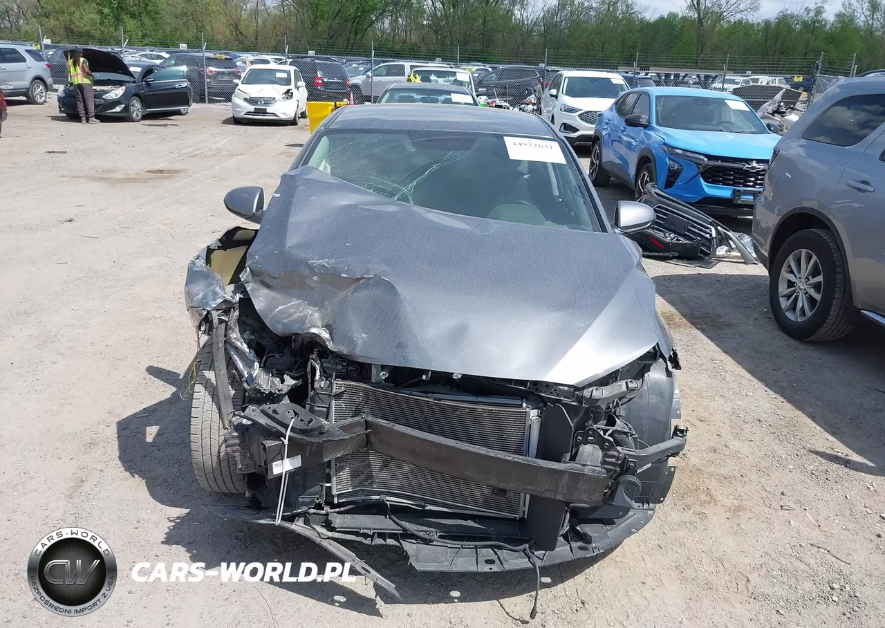 2018 Hyundai Elantra Sel VIN:5NPD84LF5JH399350 - 13