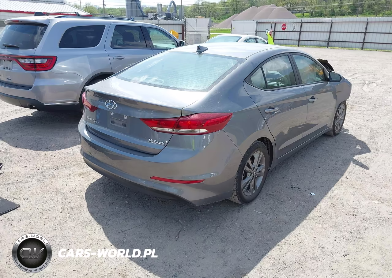 2018 Hyundai Elantra Sel VIN:5NPD84LF5JH399350 - 4