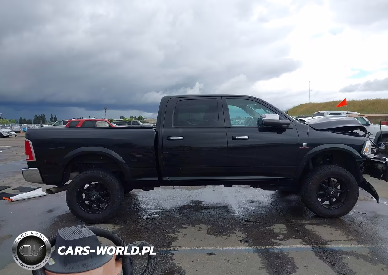 2016 Ram 2500 Laramie VIN:3C6UR5FL6GG317283 - 13