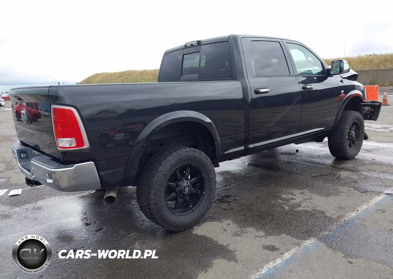 2016 Ram 2500 Laramie VIN:3C6UR5FL6GG317283 - 4