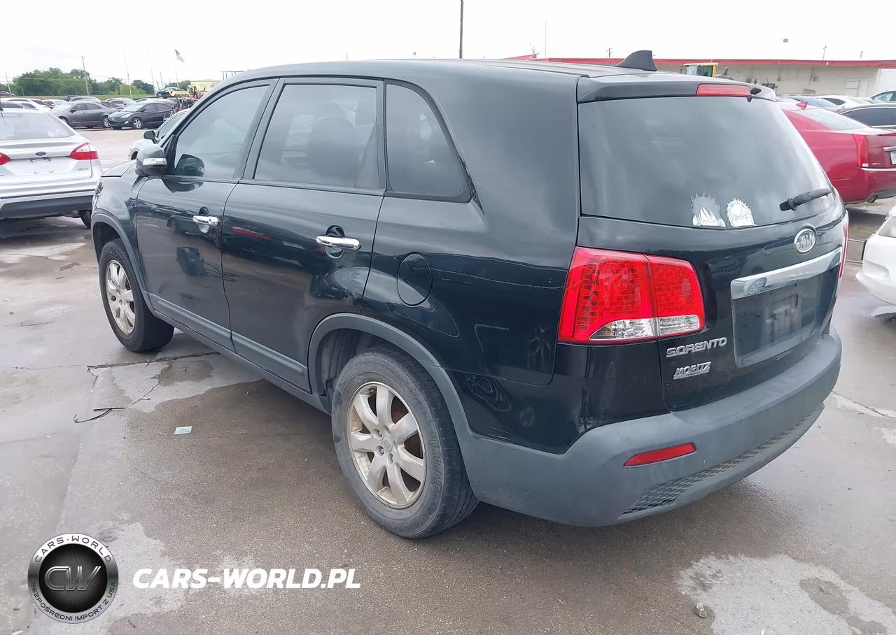 2011 Kia Sorento Lx VIN:5XYKT3A15BG105347 - 3