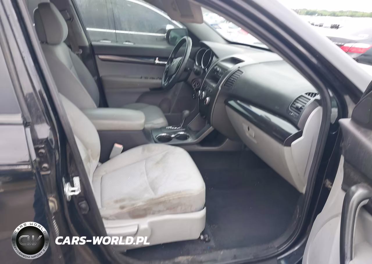 2011 Kia Sorento Lx VIN:5XYKT3A15BG105347 - 5