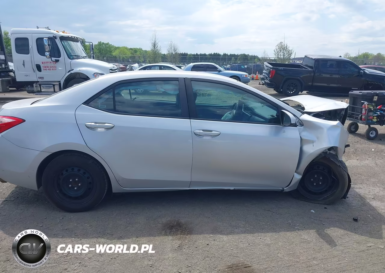 2018 Toyota Corolla Le VIN:2T1BURHEXJC062885 - 14