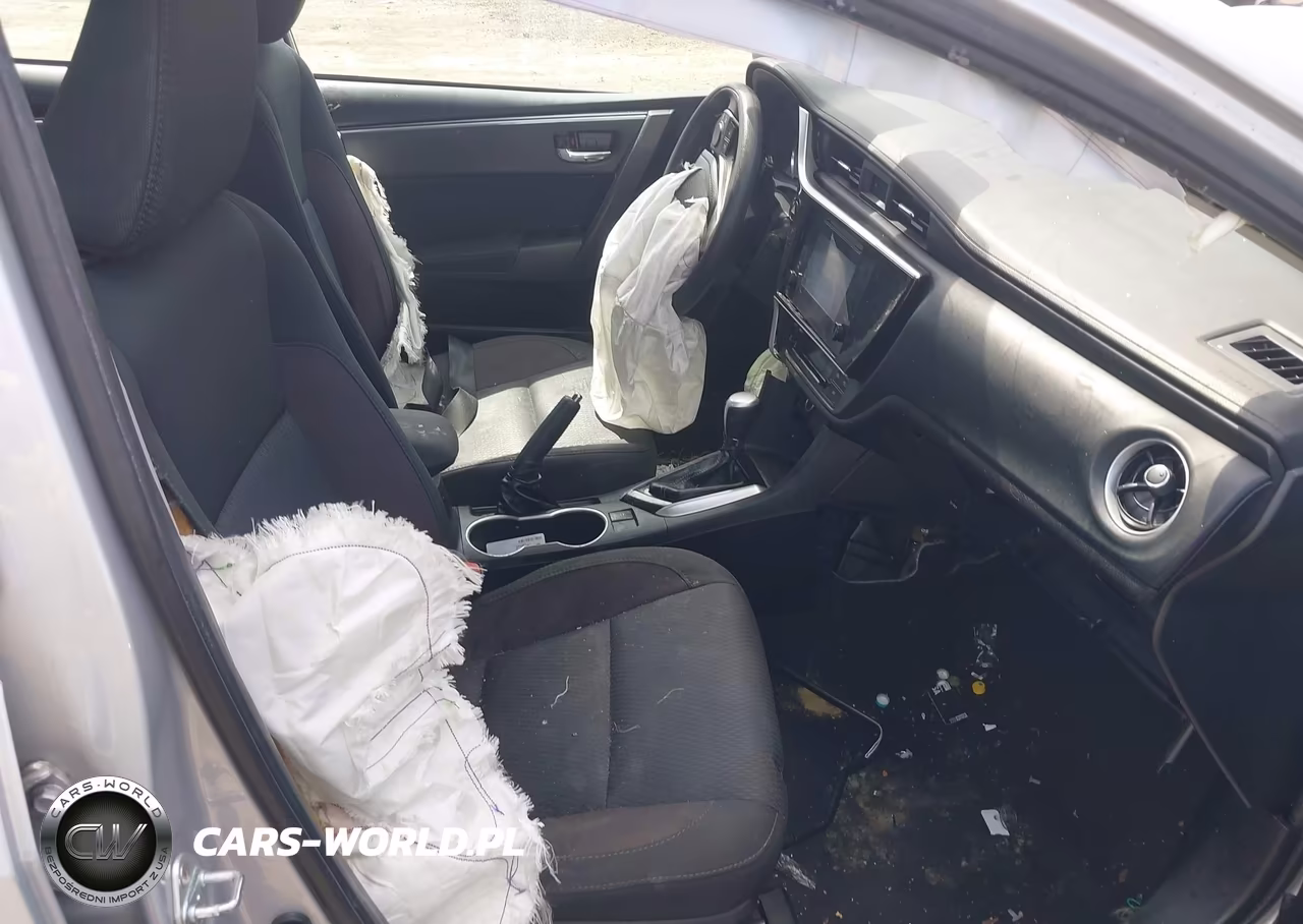 2018 Toyota Corolla Le VIN:2T1BURHEXJC062885 - 5