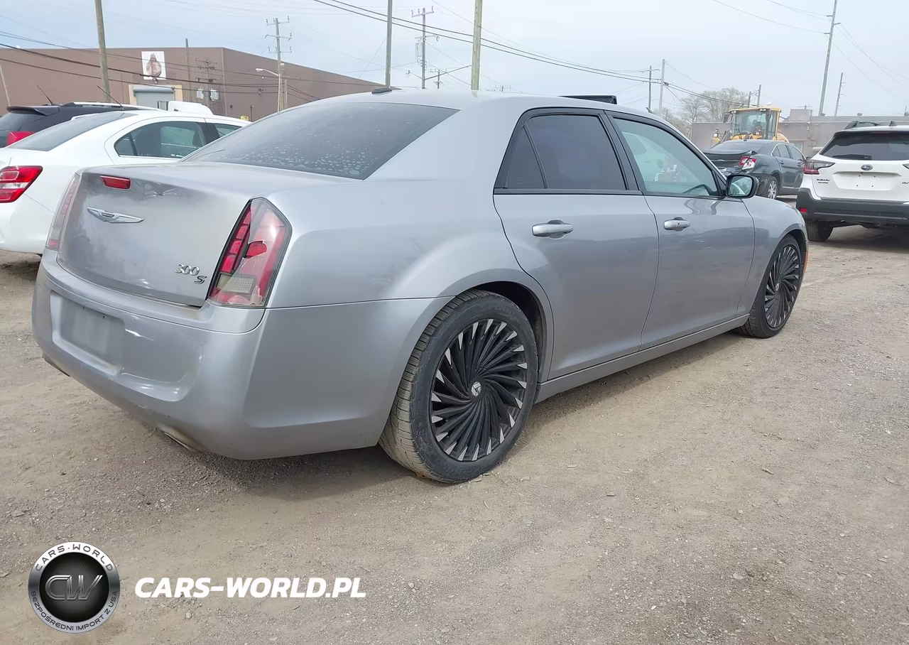 2014 Chrysler 300 S VIN:2C3CCABG4EH264642 - 4