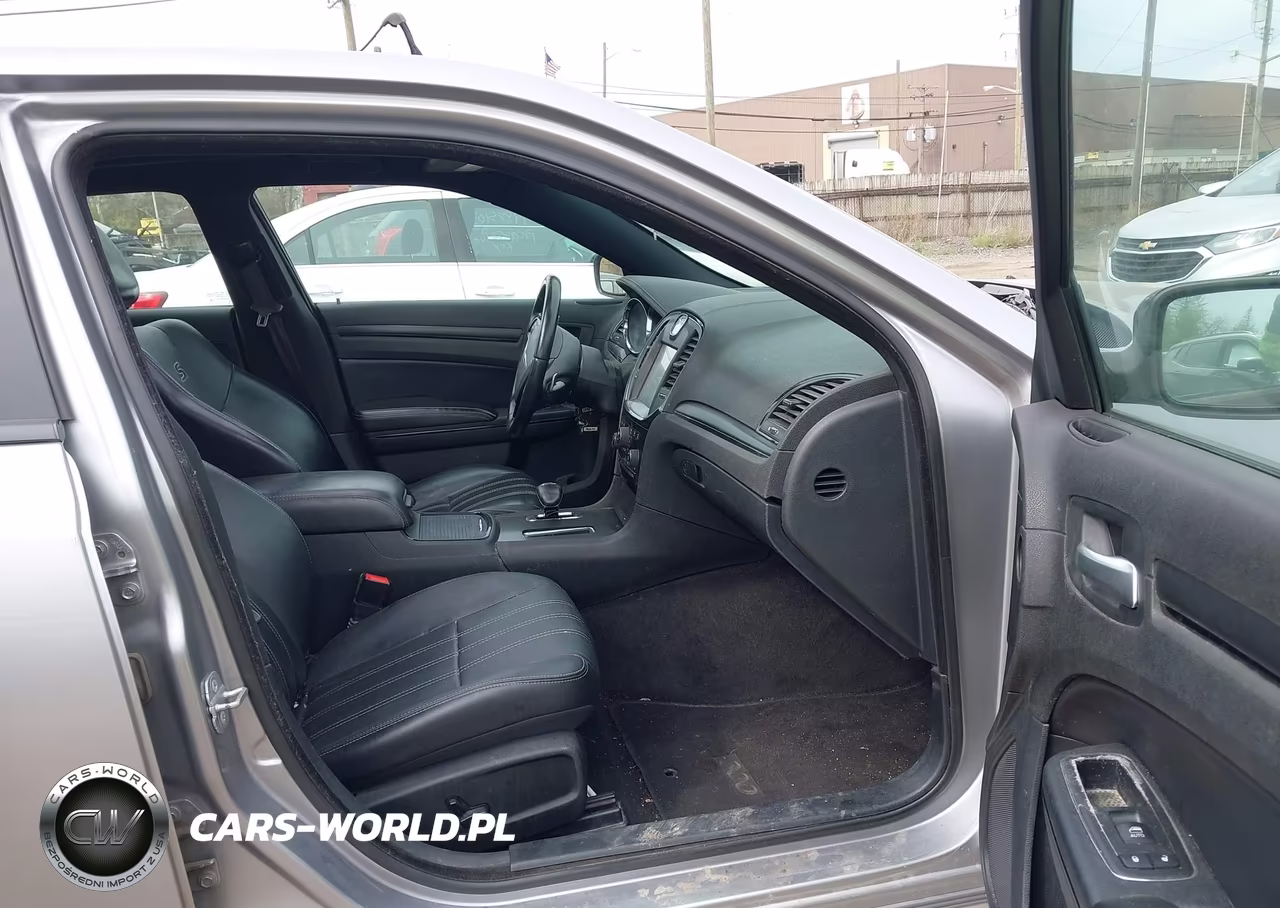 2014 Chrysler 300 S VIN:2C3CCABG4EH264642 - 5