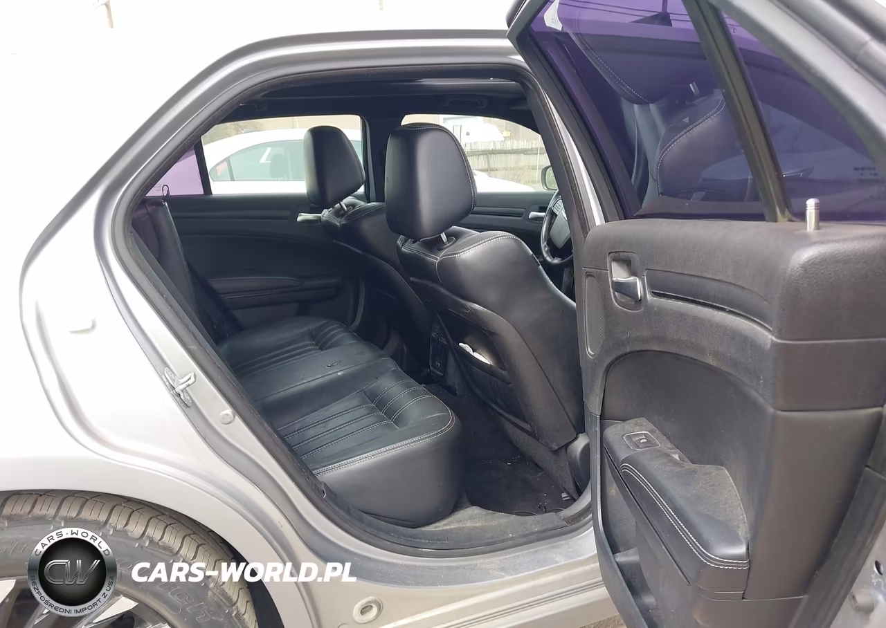 2014 Chrysler 300 S VIN:2C3CCABG4EH264642 - 8