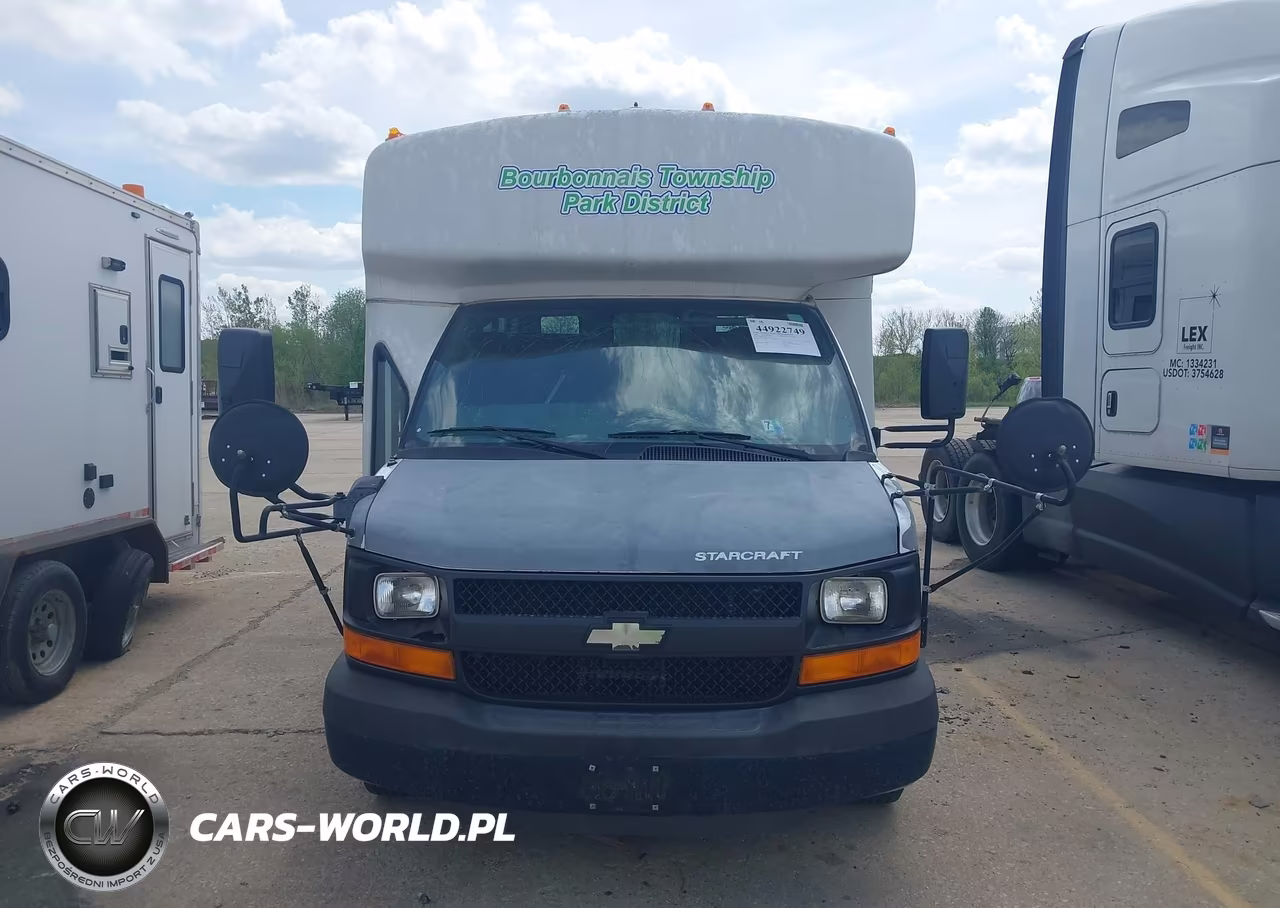 2010 Chevrolet Express Cutaway Work Van VIN:1GB6G3AG9A1102996 - 12