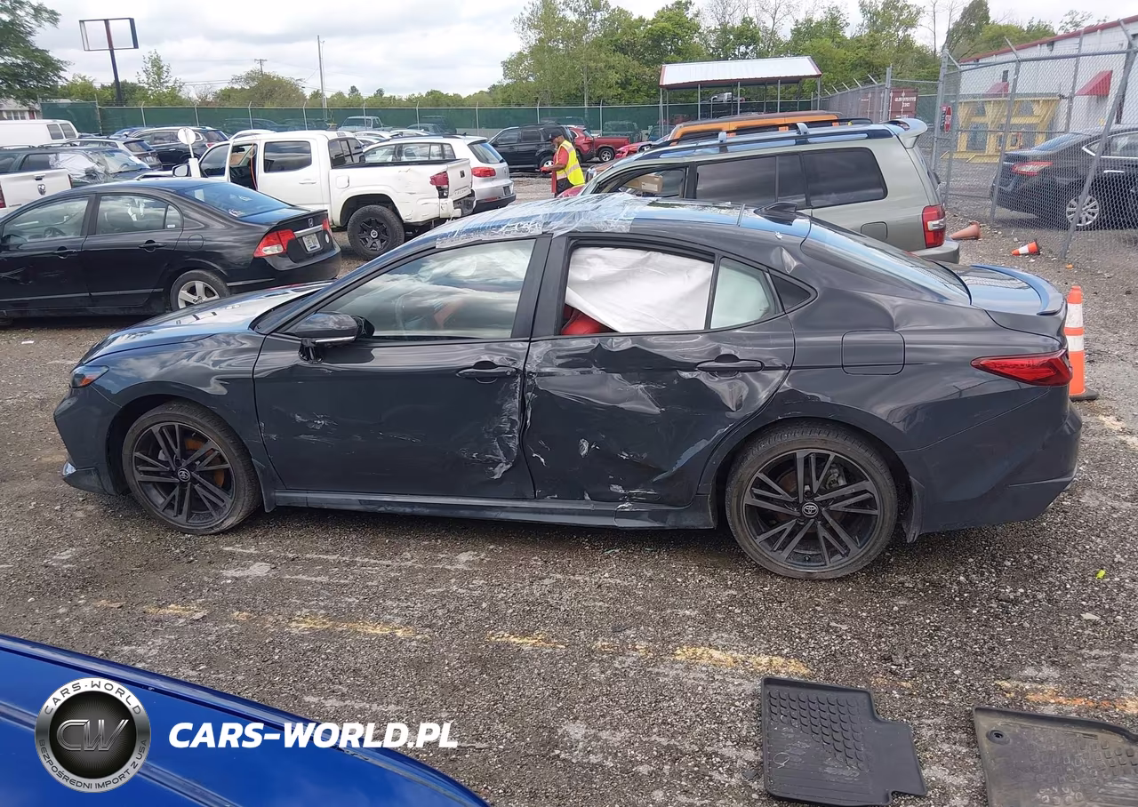 2025 Toyota Camry Xse VIN:4T1DBADK7SU506137 - 14