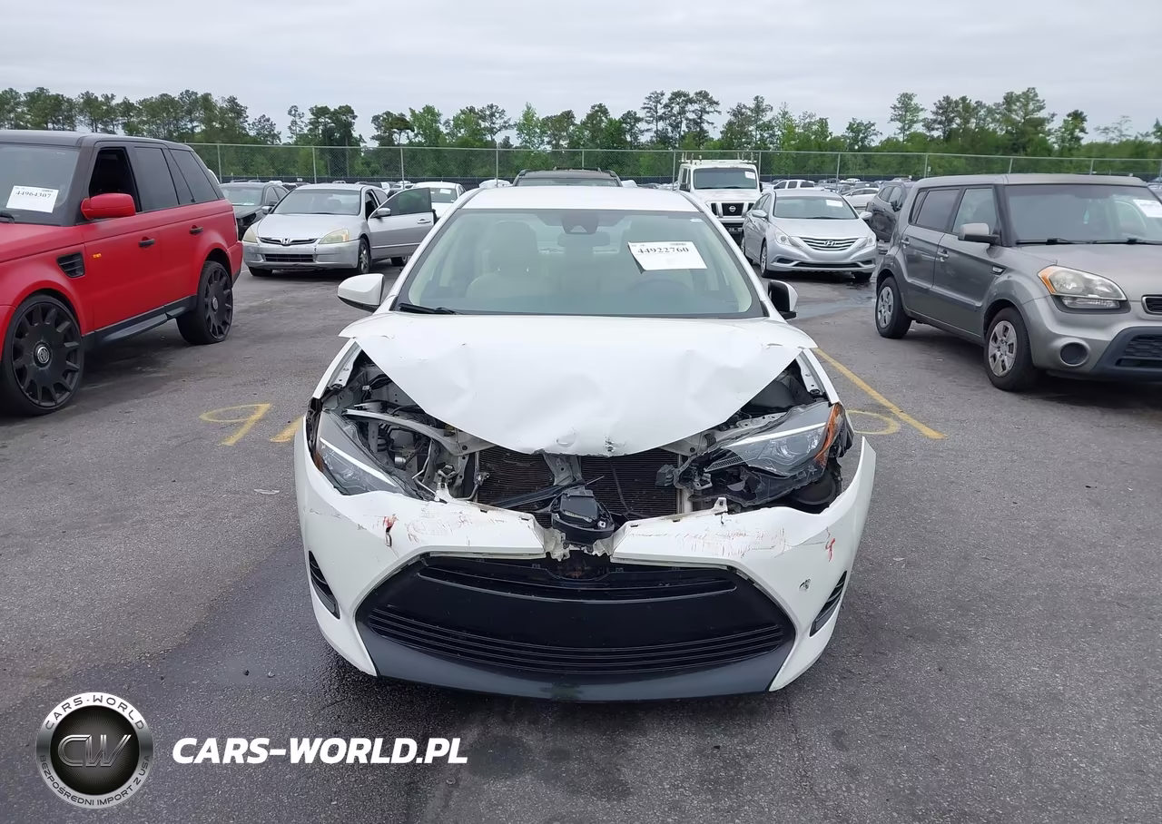 2017 Toyota Corolla Le VIN:5YFBURHE7HP587560 - 12