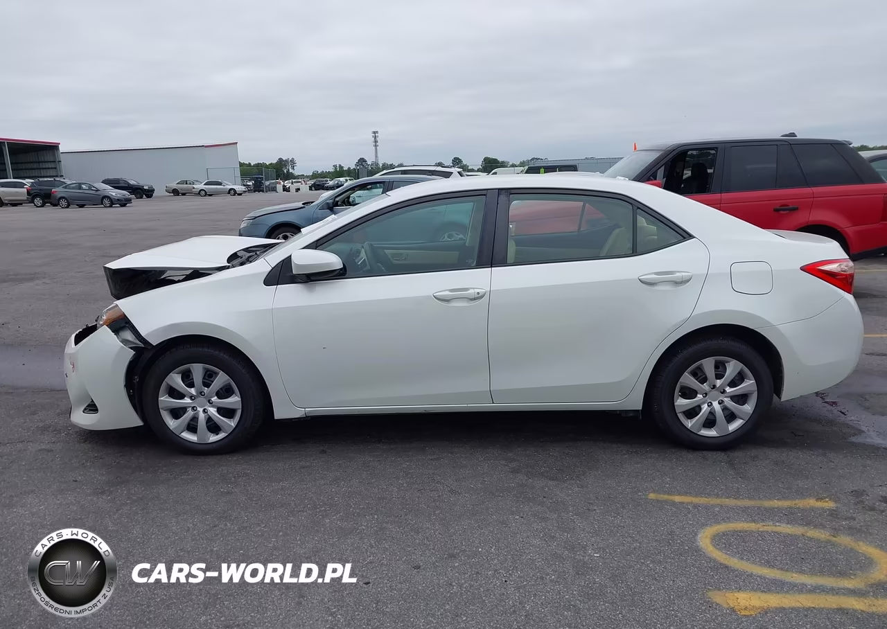 2017 Toyota Corolla Le VIN:5YFBURHE7HP587560 - 14