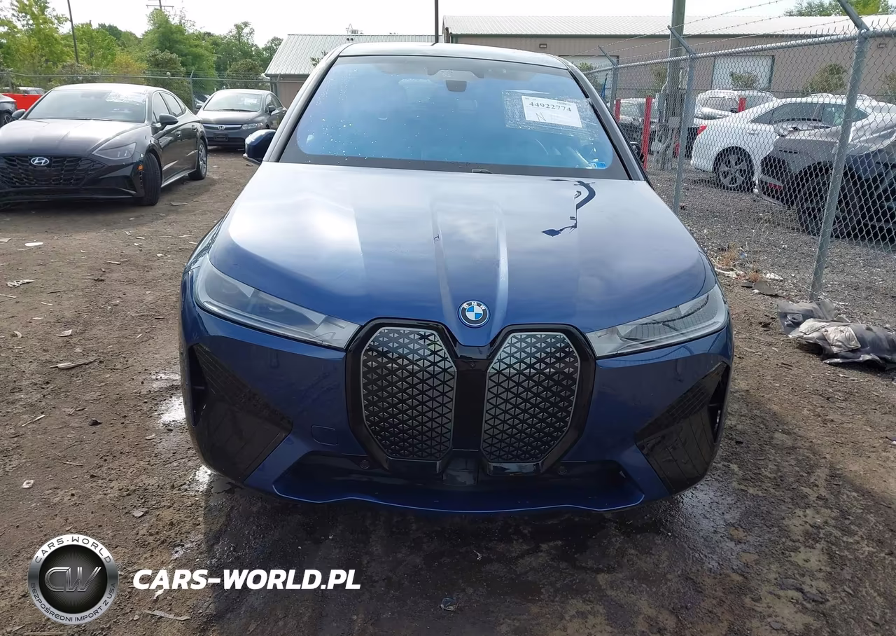 2024 BMW Ix xDrive50 VIN:WB523CF02RCS04377 - 12