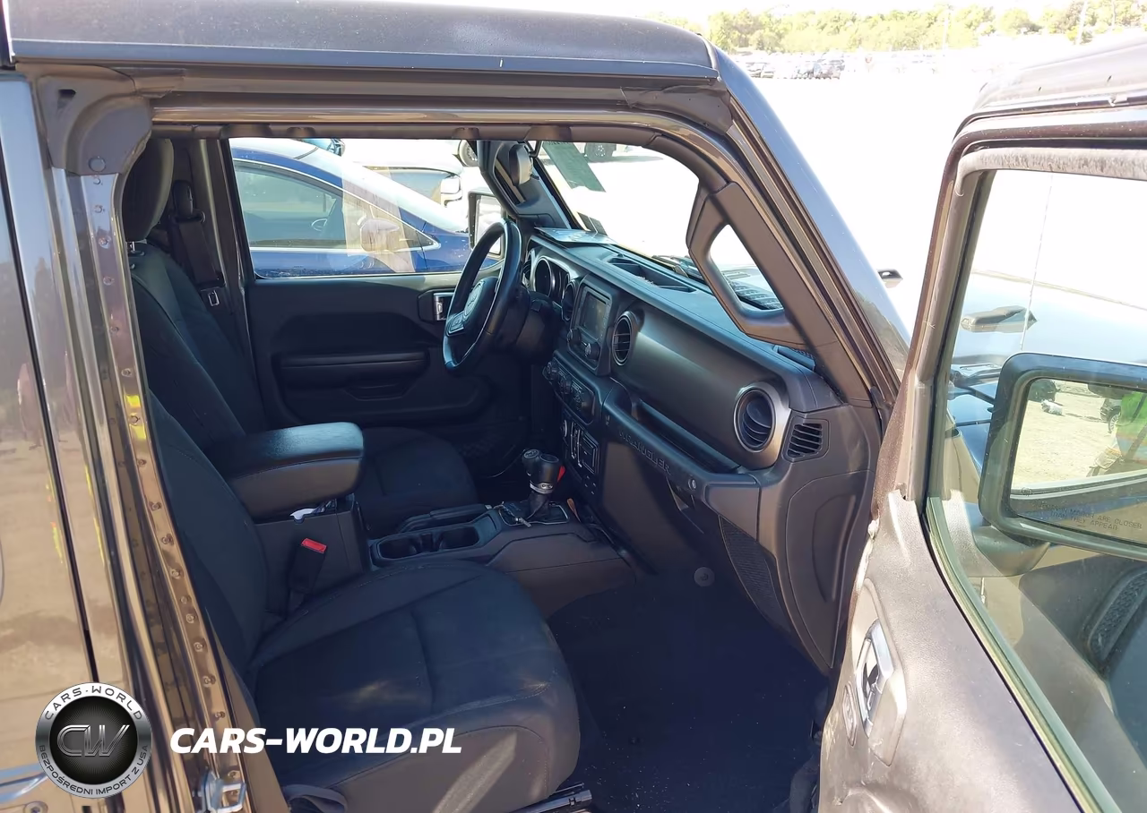 2018 Jeep Wrangler Unlimited Sport S 4X4 VIN:1C4HJXDG8JW299350 - 5