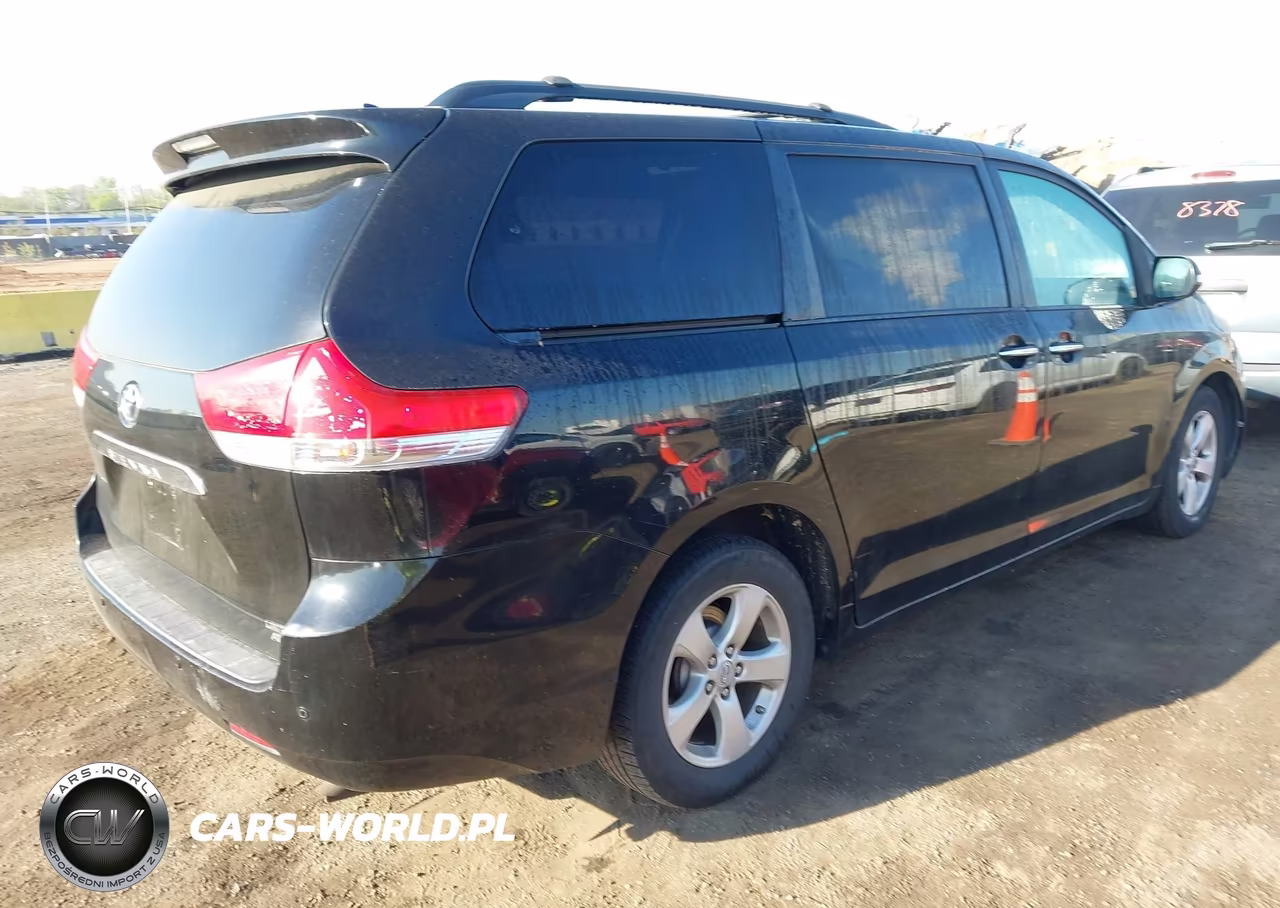 2013 Toyota Sienna Limited 7 Passenger VIN:5TDDK3DC1DS054251 - 4